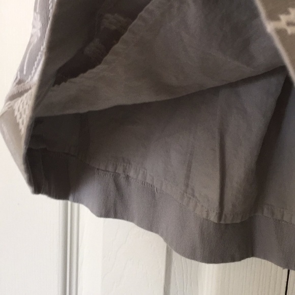 ❌SOLD❌Banana Republic Embroidered skirt - Picture 5 of 8